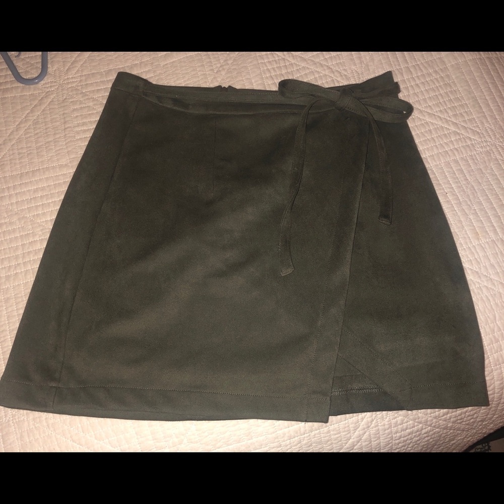 Suede skirt/Scort hunter green